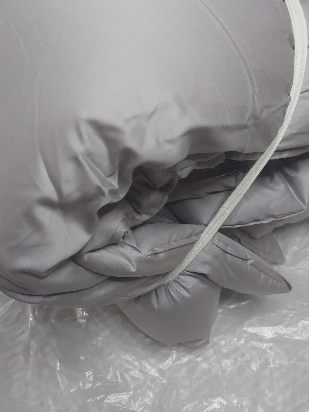 NWT! Quince Organic Cotton Stone Sateen Comforter! King/ Cal King! (870)